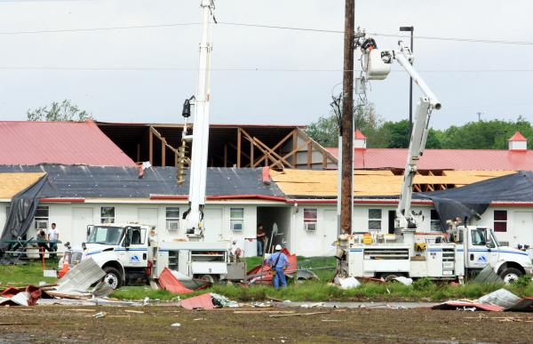 Indiana Downs sustains storm damage, but expects to take entries and race on Friday